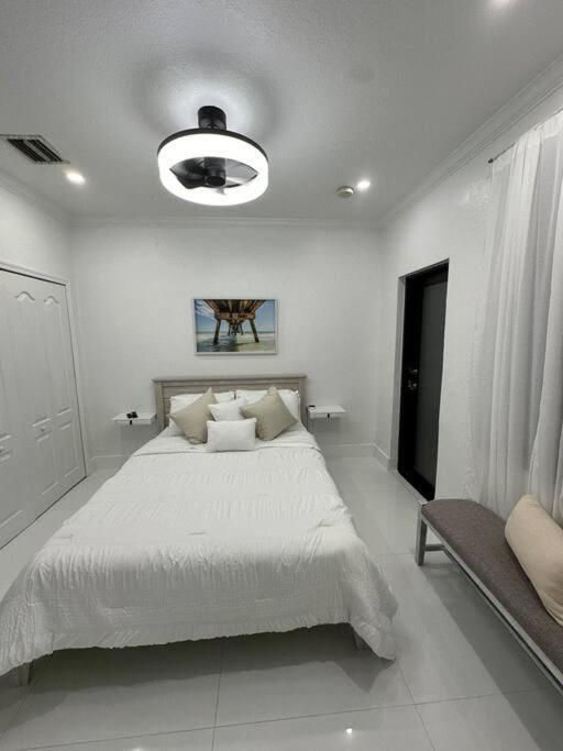 Lovers Cove Tamiami Exterior foto